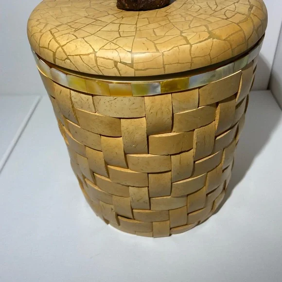 Vintage Wood And Shell Mother Of Pearl Frog Ice Bucket - EUC